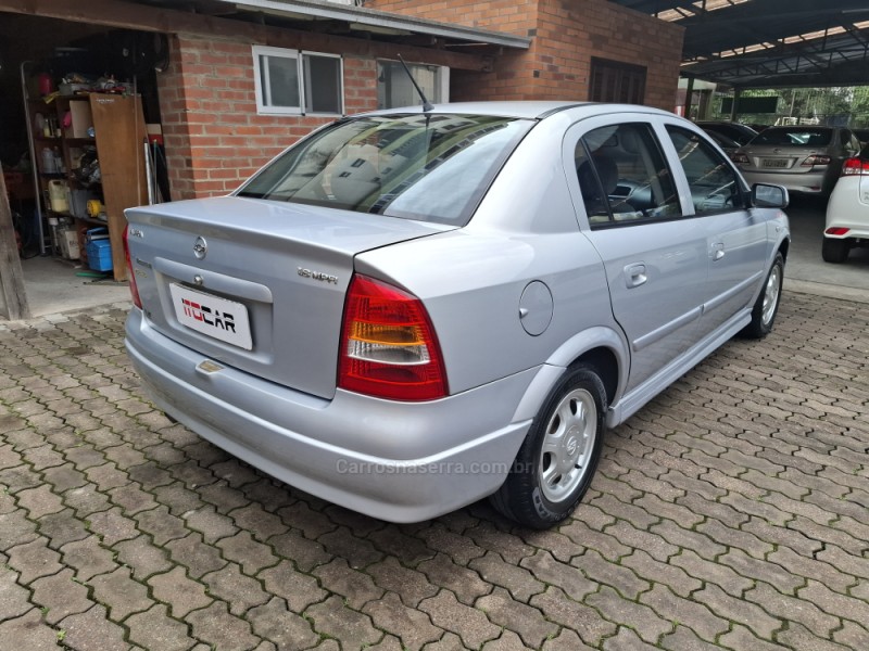 ASTRA 1.8 MPFI MILLENIUM II SEDAN 8V GASOLINA 4P MANUAL - 2001 - GARIBALDI