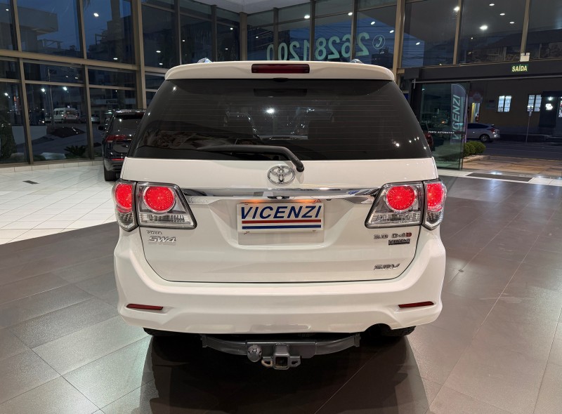 HILUX SW4 3.0 SRV 4X4 7 LUGARES 16V TURBO INTERCOOLER DIESEL 4P AUTOMÁTICO - 2012 - FARROUPILHA