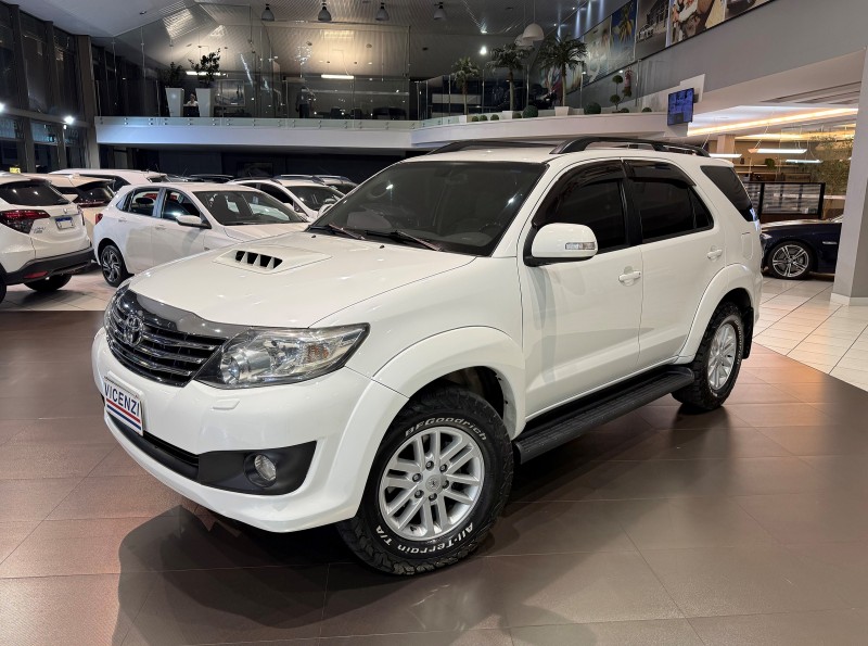 HILUX SW4 3.0 SRV 4X4 7 LUGARES 16V TURBO INTERCOOLER DIESEL 4P AUTOMÁTICO - 2012 - FARROUPILHA