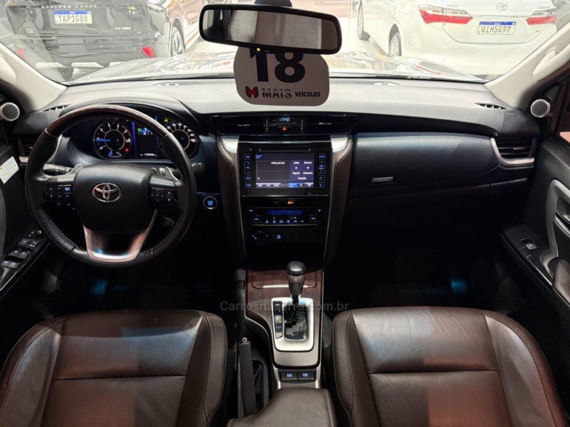 HILUX SW4 2.8 SRX 4X4 7 LUGARES 16V TURBO INTERCOOLER DIESEL 4P AUTOMÁTICO - 2018 - ERECHIM