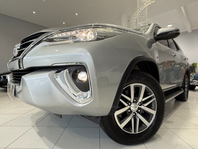 HILUX SW4 2.8 SRX 4X4 7 LUGARES 16V TURBO INTERCOOLER DIESEL 4P AUTOMÁTICO - 2018 - ERECHIM