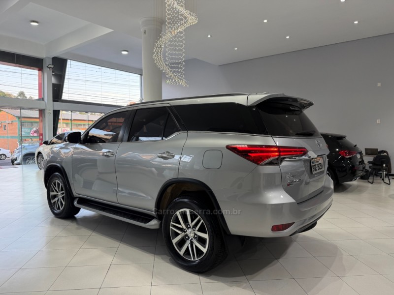 HILUX SW4 2.8 SRX 4X4 7 LUGARES 16V TURBO INTERCOOLER DIESEL 4P AUTOMÁTICO - 2018 - ERECHIM