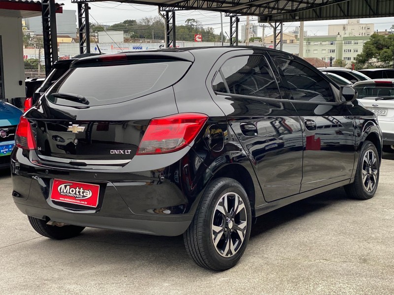 ONIX 1.4 MPFI LT 8V FLEX 4P MANUAL - 2013 - CAXIAS DO SUL