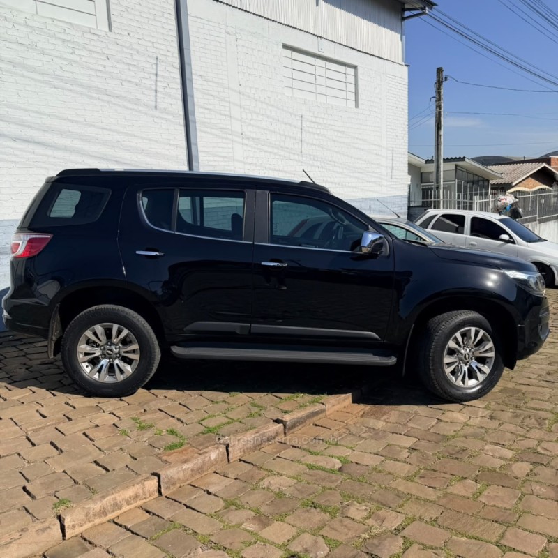 TRAILBLAZER 3.6 LTZ 4X4 V6 GASOLINA 4P AUTOMÁTICO - 2017 - VACARIA