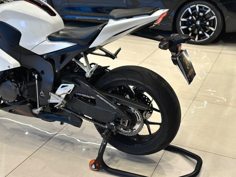 CBR 1000RR FIREBLADE - 2014 - CAXIAS DO SUL