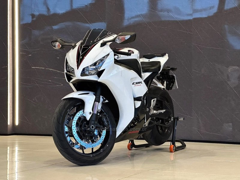 cbr 1000rr fireblade 2014 caxias do sul