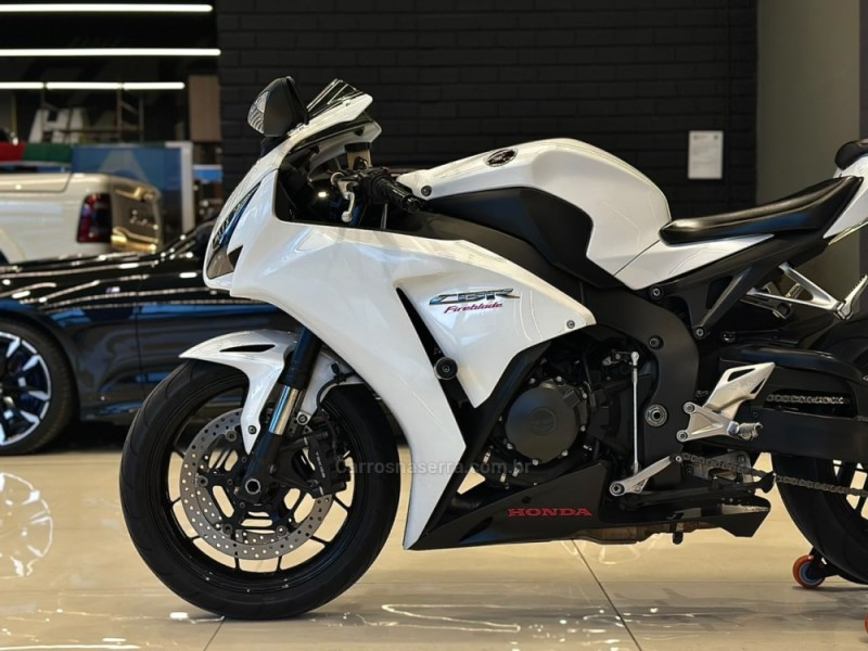 CBR 1000RR FIREBLADE - 2014 - CAXIAS DO SUL