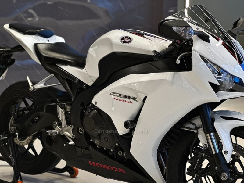 CBR 1000RR FIREBLADE - 2014 - CAXIAS DO SUL