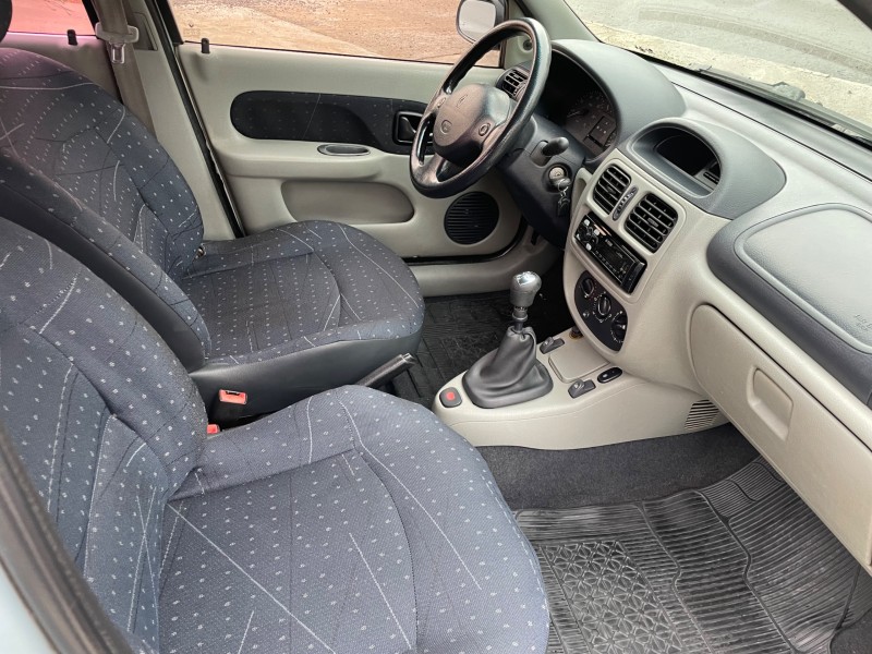CLIO 1.0 EXPRESSION SEDAN 16V GASOLINA 4P MANUAL - 2004 - CAXIAS DO SUL