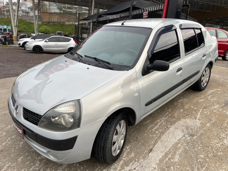 CLIO 1.0 EXPRESSION SEDAN 16V GASOLINA 4P MANUAL - 2004 - CAXIAS DO SUL