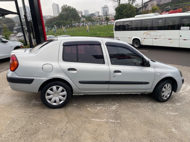 CLIO 1.0 EXPRESSION SEDAN 16V GASOLINA 4P MANUAL - 2004 - CAXIAS DO SUL