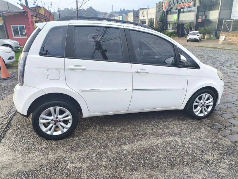 IDEA 1.6 MPI ESSENCE 16V FLEX 4P MANUAL - 2014 - FARROUPILHA