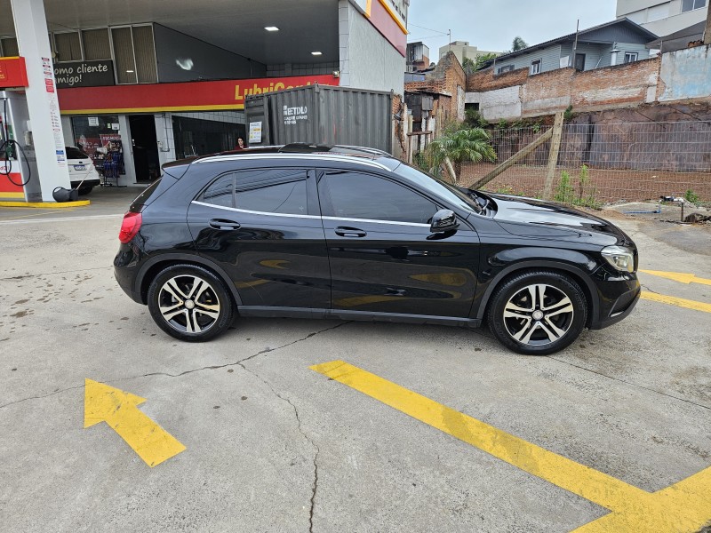 GLA 200 1.6 CGI VISION 16V TURBO FLEX 4P AUTOMÁTICO - 2015 - CAXIAS DO SUL
