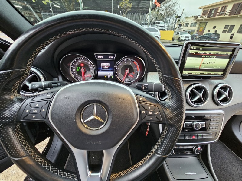 GLA 200 1.6 CGI VISION 16V TURBO FLEX 4P AUTOMÁTICO - 2015 - CAXIAS DO SUL