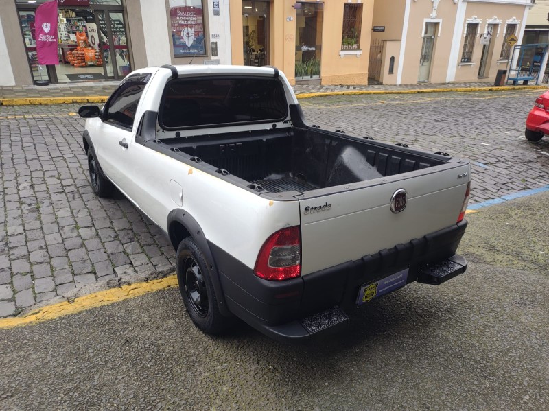 STRADA 1.3 MPI FIRE CS 8V GASOLINA 2P MANUAL - 2009 - GARIBALDI