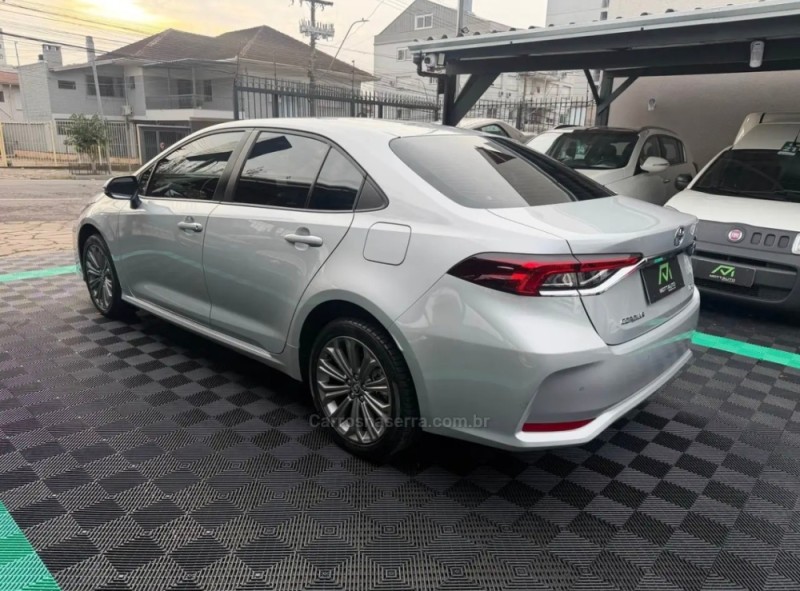 COROLLA 2.0 XEI 16V FLEX 4P AUTOMÁTICO - 2023 - CAXIAS DO SUL