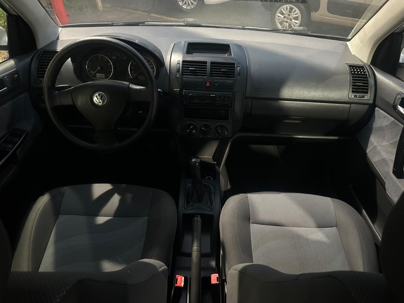 POLO 1.6 MI 8V FLEX 4P MANUAL - 2011 - TRêS COROAS