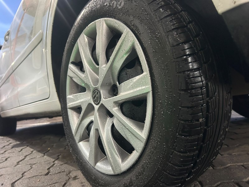 POLO 1.6 MI 8V FLEX 4P MANUAL - 2011 - TRêS COROAS