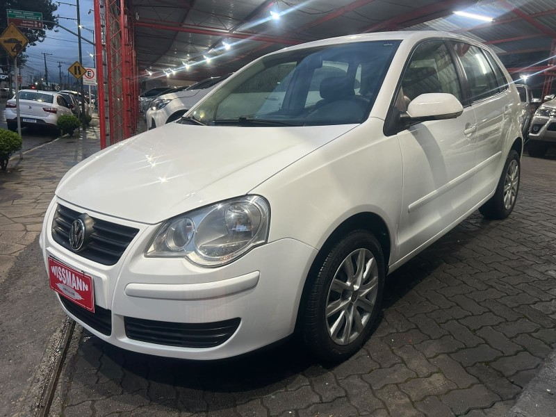 POLO 1.6 MI 8V FLEX 4P MANUAL - 2011 - TRêS COROAS