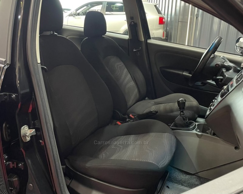 PUNTO 1.4 ATTRACTIVE ITALIA 8V FLEX 4P MANUAL - 2012 - VACARIA