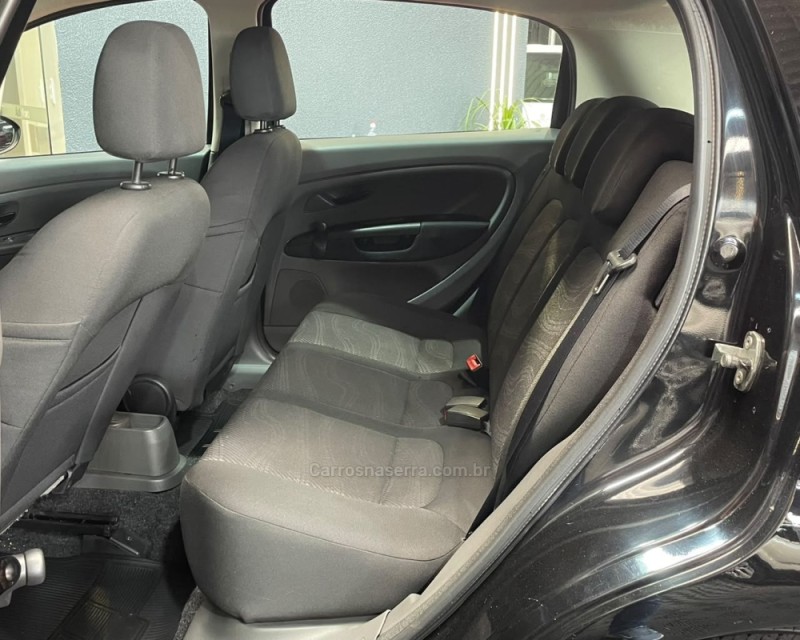 PUNTO 1.4 ATTRACTIVE ITALIA 8V FLEX 4P MANUAL - 2012 - VACARIA