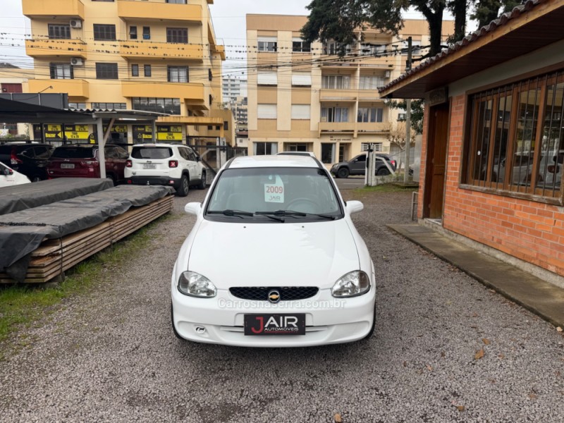 CLASSIC 1.0 MPFI SPIRIT 8V FLEX 4P MANUAL - 2009 - GARIBALDI