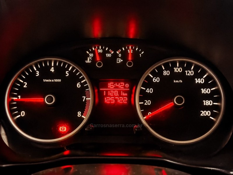VOYAGE 1.0 MI 8V FLEX 4P MANUAL - 2012 - NOVA PRATA