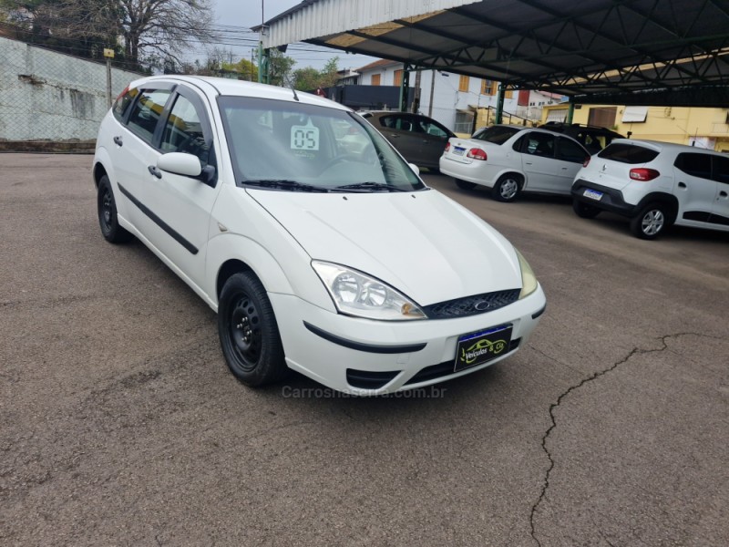 FOCUS 1.6 8V GASOLINA 4P MANUAL - 2005 - BENTO GONçALVES