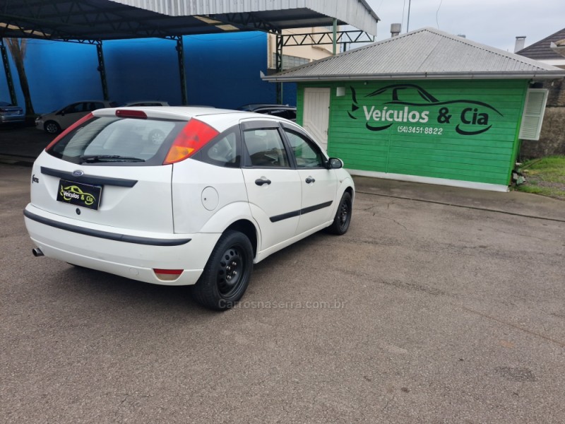 FOCUS 1.6 8V GASOLINA 4P MANUAL - 2005 - BENTO GONçALVES