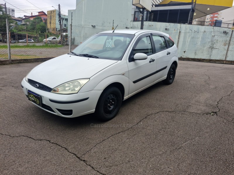 FOCUS 1.6 8V GASOLINA 4P MANUAL - 2005 - BENTO GONçALVES