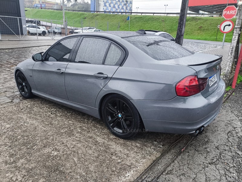 320I 2.0 16V GASOLINA 4P AUTOMÁTICO - 2010 - FARROUPILHA