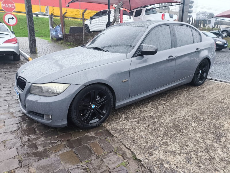 320i 2.0 16v gasolina 4p automatico 2010 farroupilha