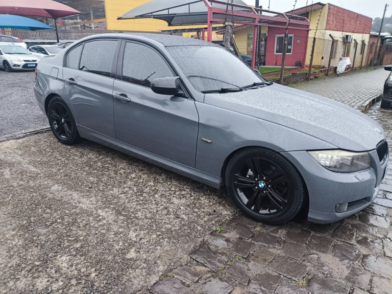 320I 2.0 16V GASOLINA 4P AUTOMÁTICO - 2010 - FARROUPILHA