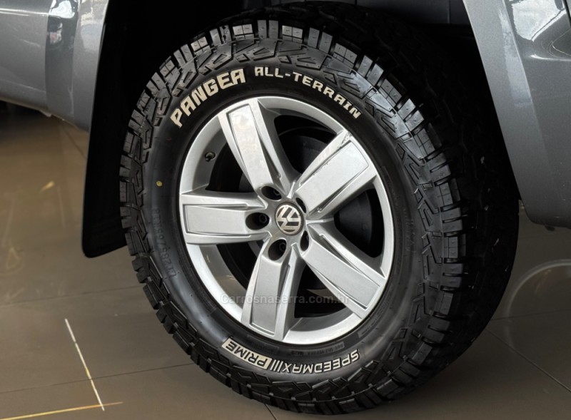 AMAROK 2.0 HIGHLINE 4X4 CD 16V TURBO INTERCOOLER DIESEL 4P AUTOMÁTICO - 2017 - DOIS IRMãOS