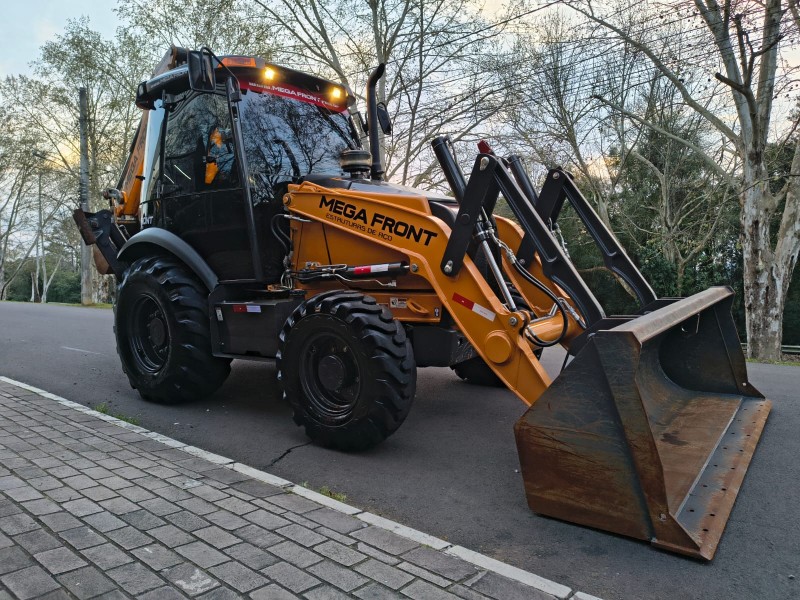 RETROESCAVADEIRA 4X4  - 2025 - DOIS IRMãOS