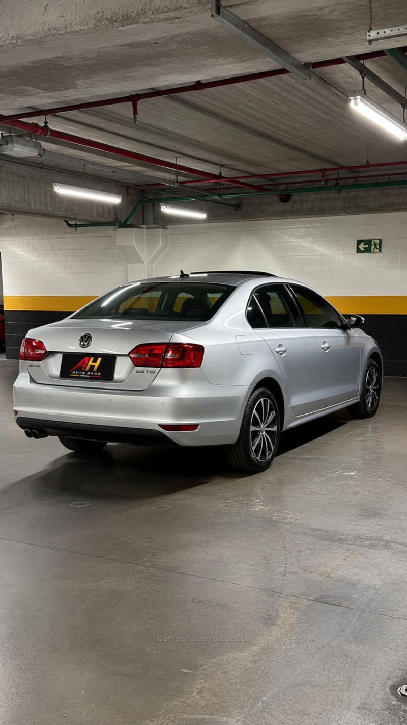 JETTA 2.0 TSI HIGHLINE 200CV GASOLINA 4P TIPTRONIC - 2013 - CAXIAS DO SUL