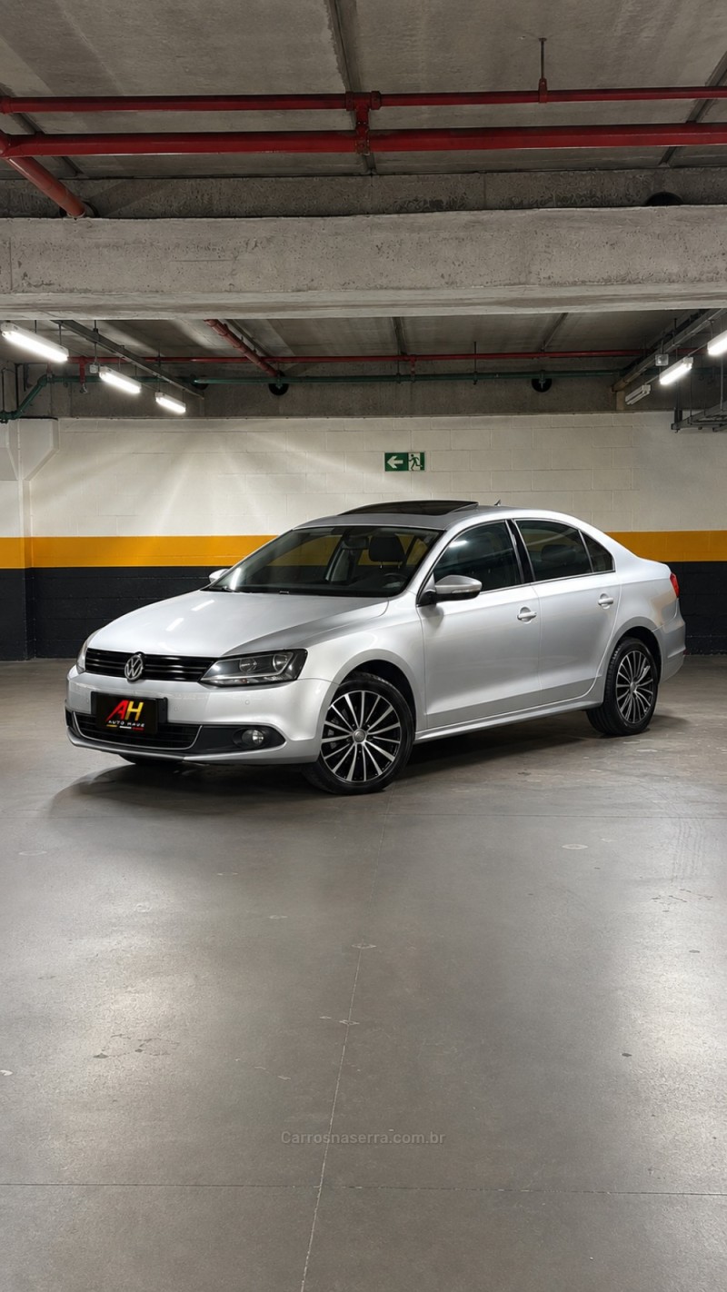 jetta 2.0 tsi highline 200cv gasolina 4p tiptronic 2013 caxias do sul
