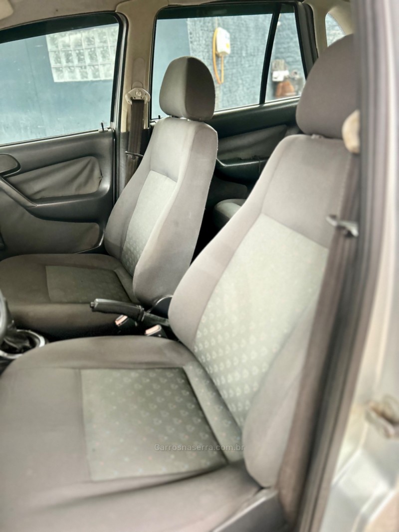 GOL 1.6 MI POWER 8V GASOLINA 4P MANUAL G.III - 2003 - CAXIAS DO SUL