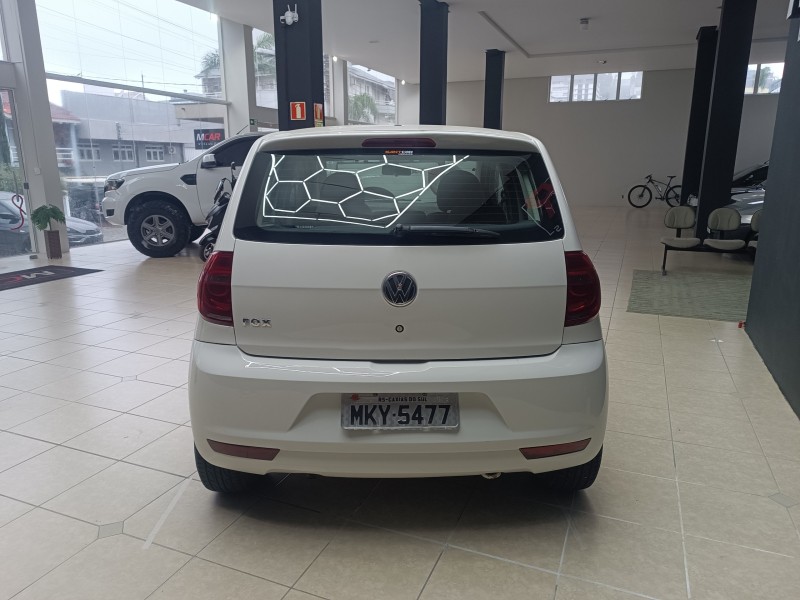 FOX 1.0 ITREND 8V FLEX 4P MANUAL - 2013 - FLORES DA CUNHA