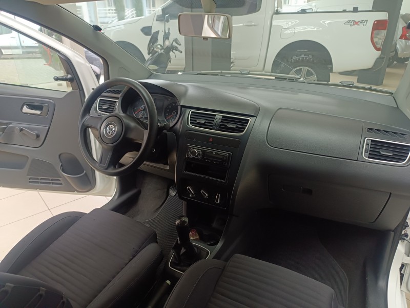 FOX 1.0 ITREND 8V FLEX 4P MANUAL - 2013 - FLORES DA CUNHA