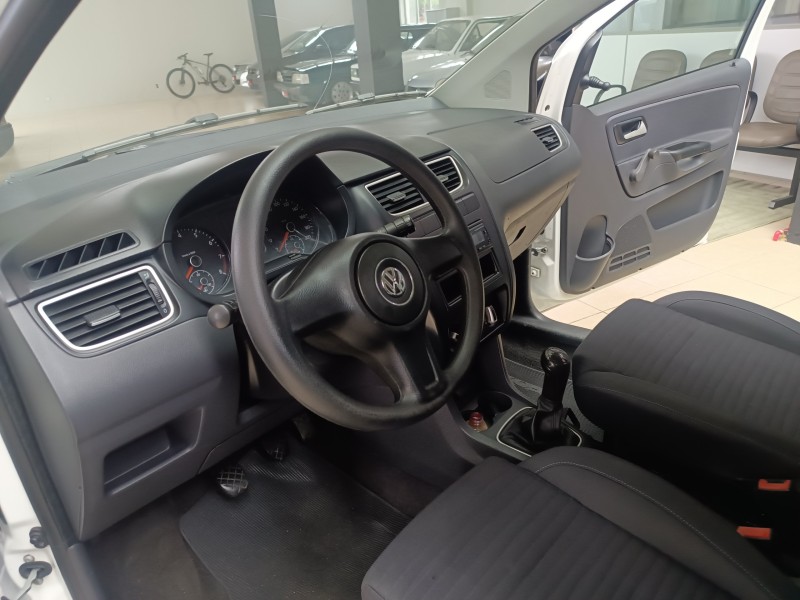 FOX 1.0 ITREND 8V FLEX 4P MANUAL - 2013 - FLORES DA CUNHA