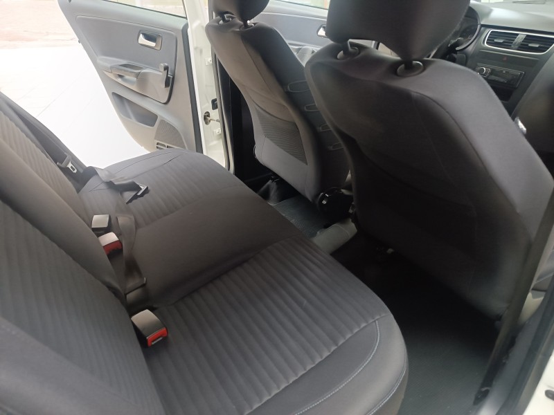 FOX 1.0 ITREND 8V FLEX 4P MANUAL - 2013 - FLORES DA CUNHA