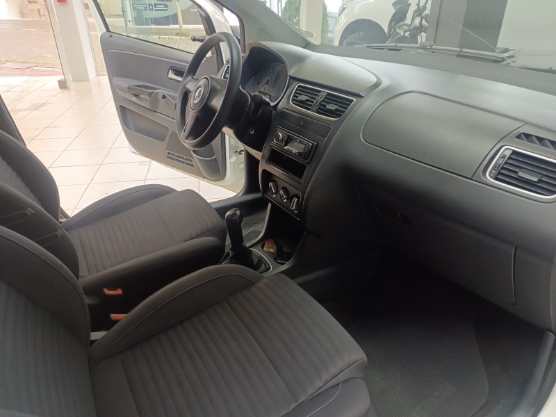 FOX 1.0 ITREND 8V FLEX 4P MANUAL - 2013 - FLORES DA CUNHA