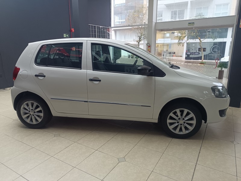 FOX 1.0 ITREND 8V FLEX 4P MANUAL - 2013 - FLORES DA CUNHA