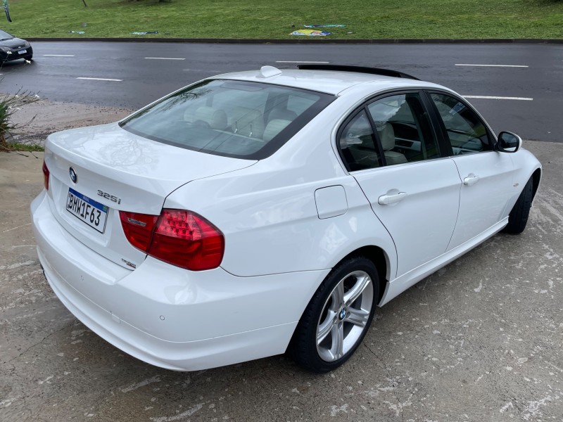325I 2.5 SEDAN 24V GASOLINA 4P AUTOMÁTICO - 2011 - CAXIAS DO SUL