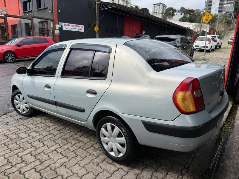 CLIO 1.0 EXPRESSION SEDAN 16V GASOLINA 4P MANUAL - 2004 - CAXIAS DO SUL