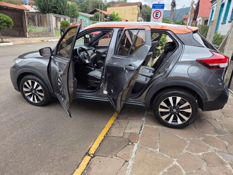 KICKS 1.6 SL 16V FLEXSTAR 4P AUTOMÁTICO - 2017 - PICADA CAFé
