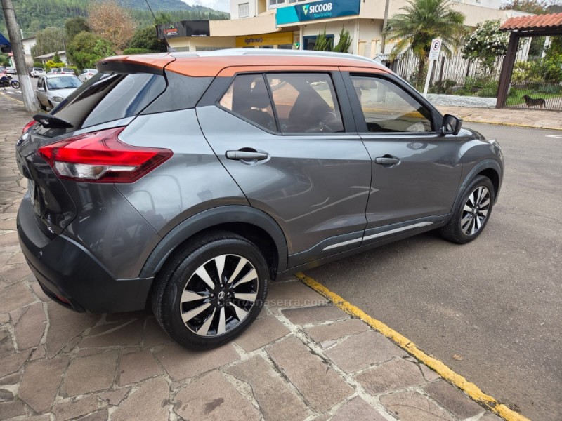 KICKS 1.6 SL 16V FLEXSTAR 4P AUTOMÁTICO - 2017 - PICADA CAFé