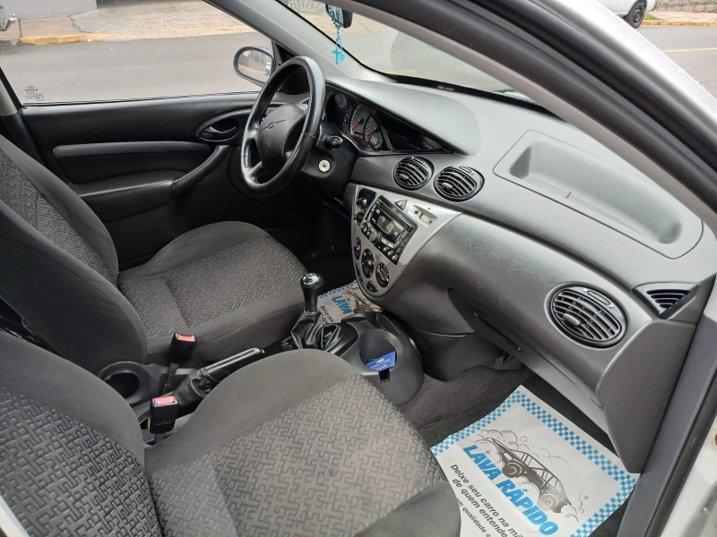 FOCUS 1.6 GL SEDAN 8V FLEX 4P MANUAL - 2008 - FARROUPILHA
