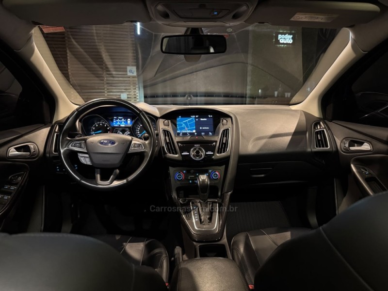 FOCUS 2.0 TITANIUM HATCH 16V FLEX 4P AUTOMÁTICO - 2017 - FARROUPILHA